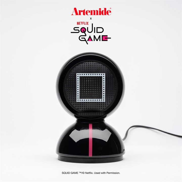 Eclisse x Squid Game Guard (Black Officer) bordlampe, sort