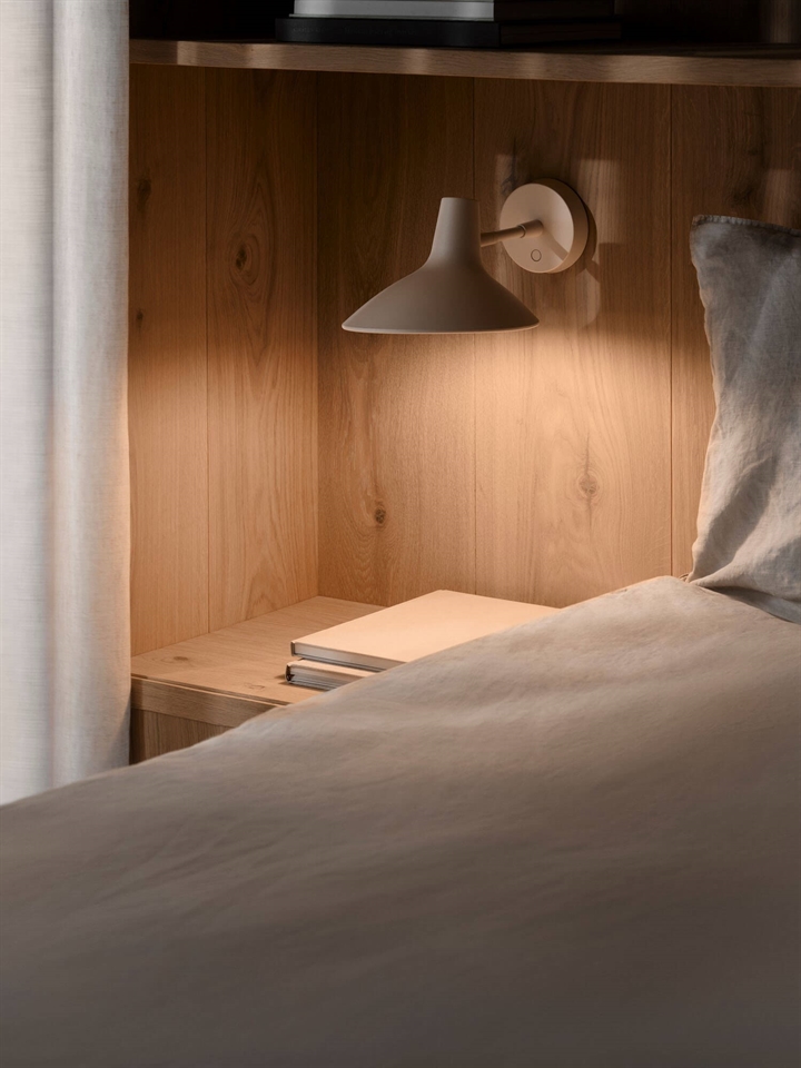 Darci Short væglampe, sand