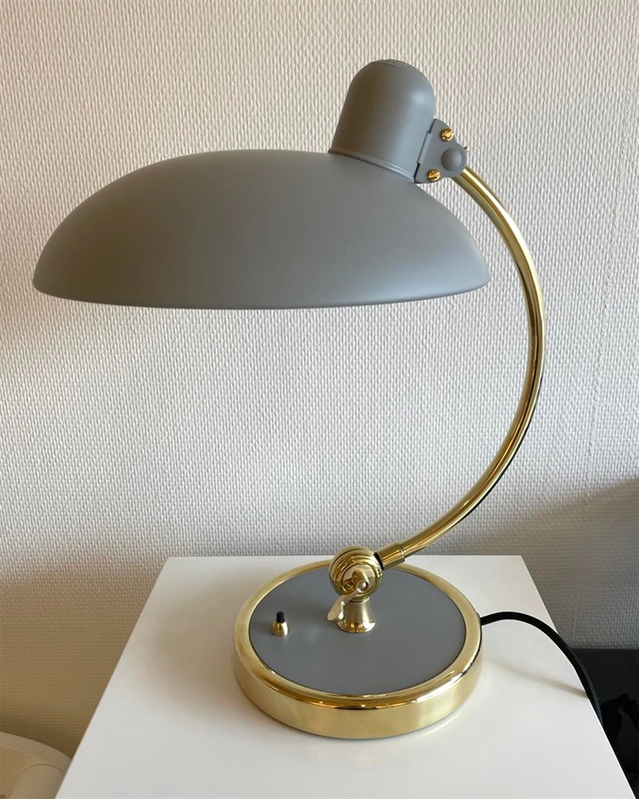 Kaiser idell 6631-T Luxus bordlampe - Easy Grey / Brass