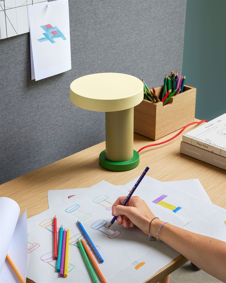 Magic bordlampe, grøn/olivengrøn