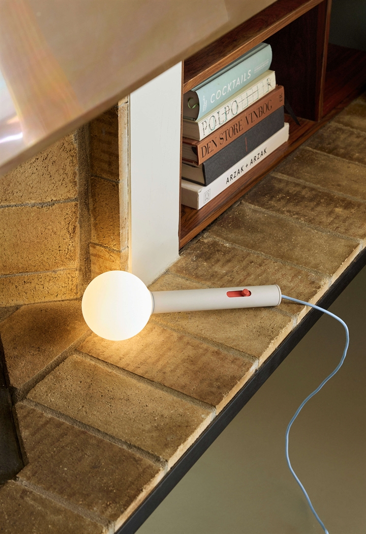 Talk væglampe, lysegrå