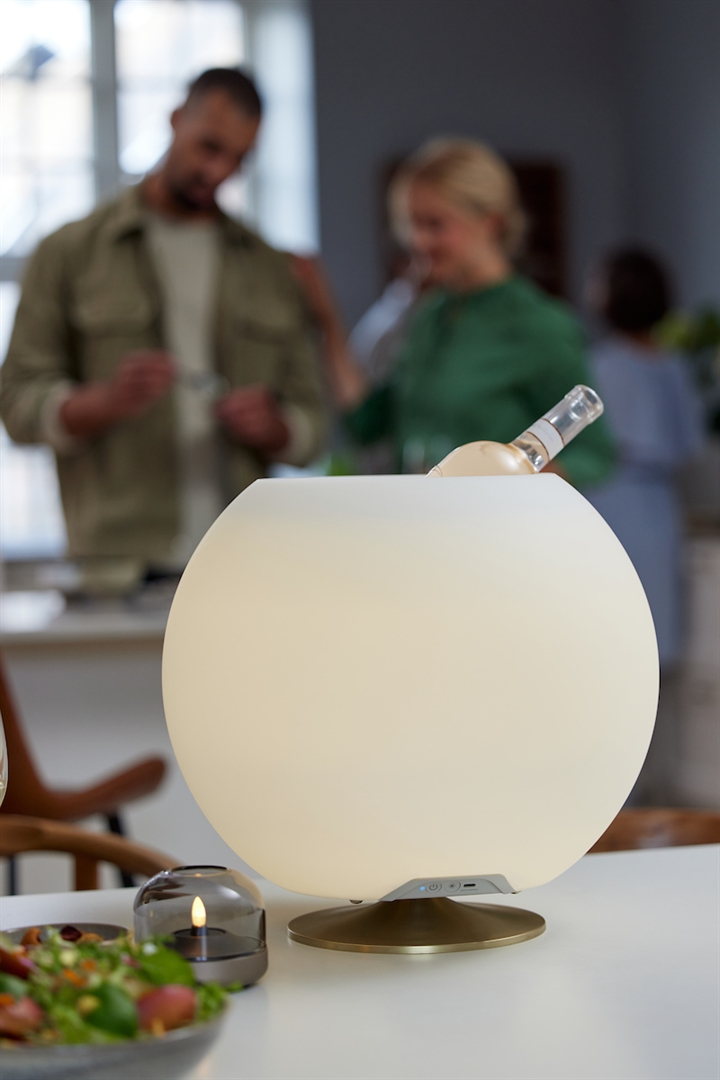 Sphere LED lampe m/højtaler & drinks køler