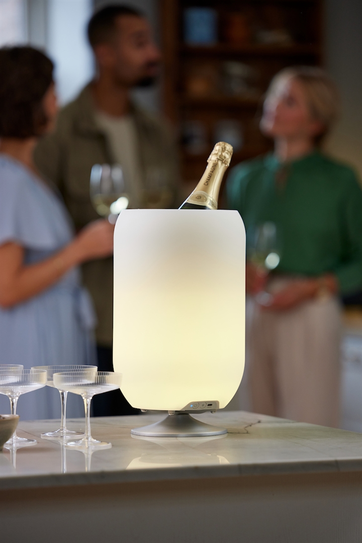 Atmos LED lampe m/højtaler & drinks køler