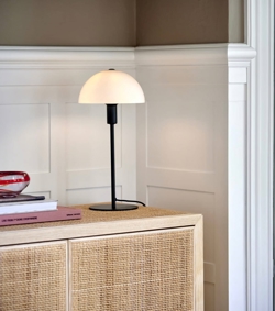 Ellen 20 bordlampe, sort/opal