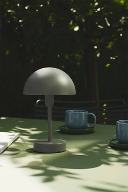 Ellen To-Go batterilampe / bordlampe, oliven grøn