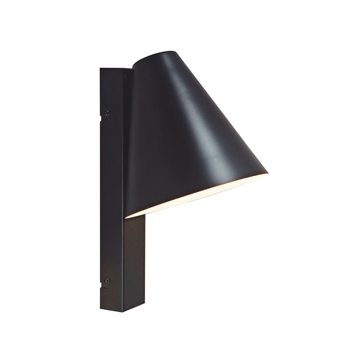 Wilmer væglampe m/USB-C, sort