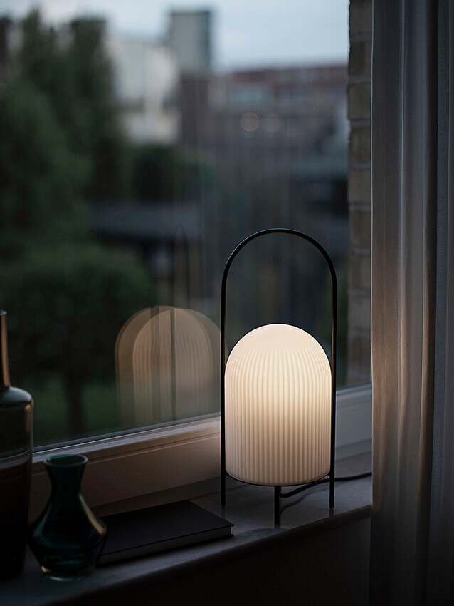 Ghost Bordlampe Opal Sort