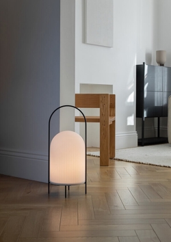 Ghost gulvlampe, opal/sort