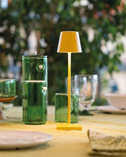 Poldina micro batterilampen i okkergul