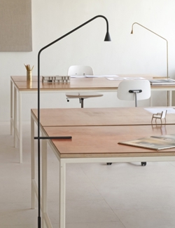 Trizo21 Austere T bordlampe