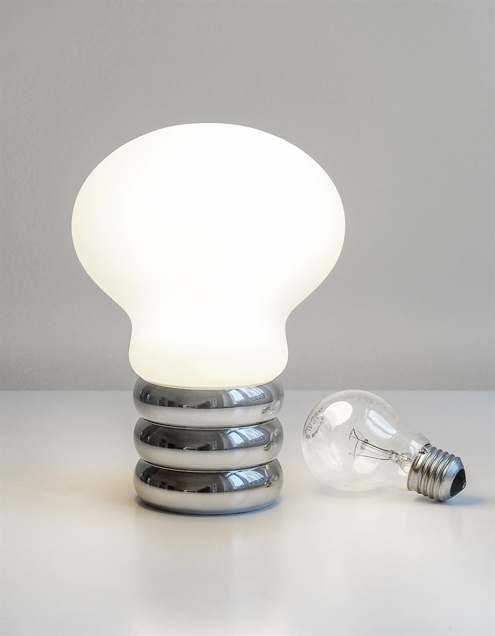 b.bulb batterilampe / bordlampe