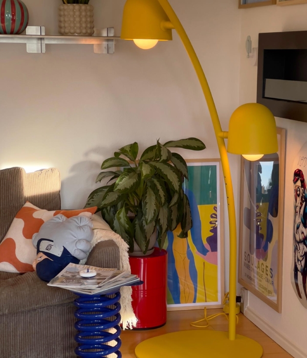 Hos jeppe.oe er der smæk på farverne - bliv inspireret til farverig indretning | Lamper.dk