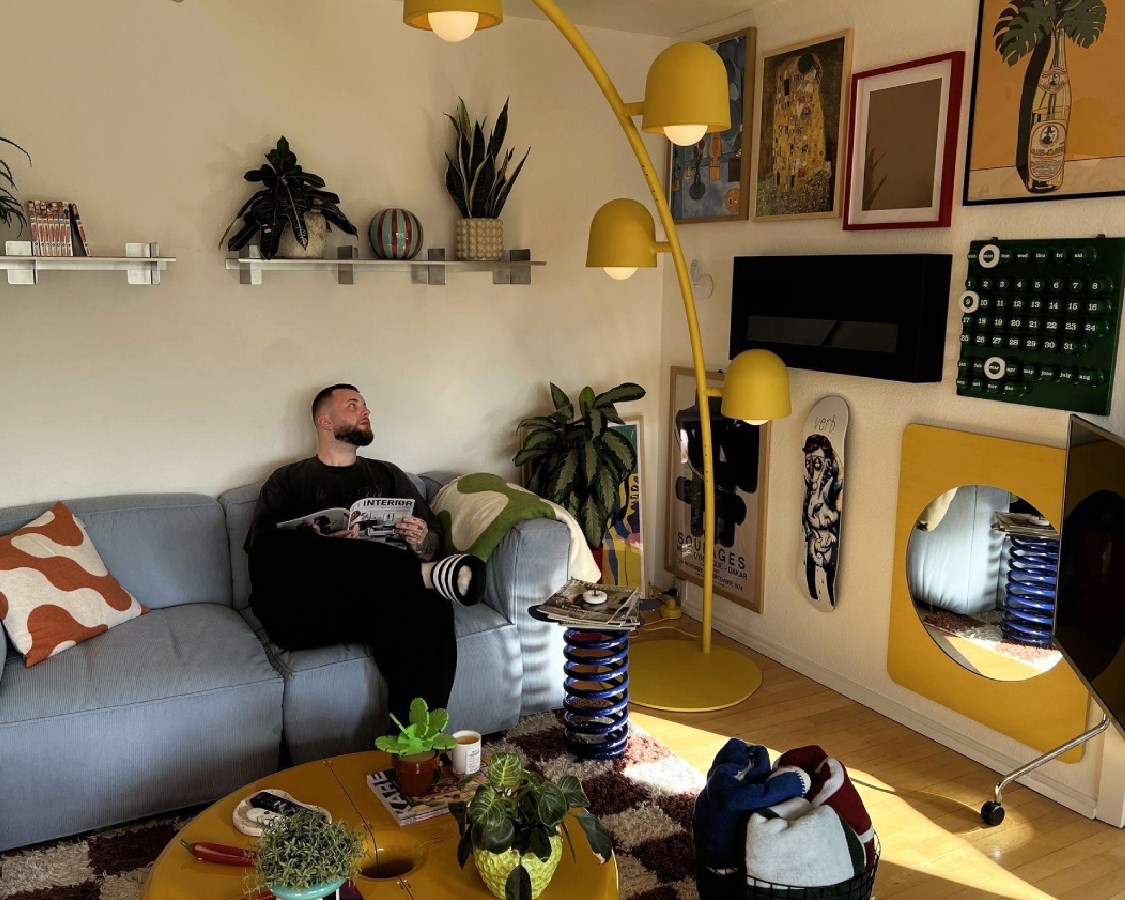 Hos jeppe.oe er der smæk på farverne - bliv inspireret til farverig indretning | Lamper.dk