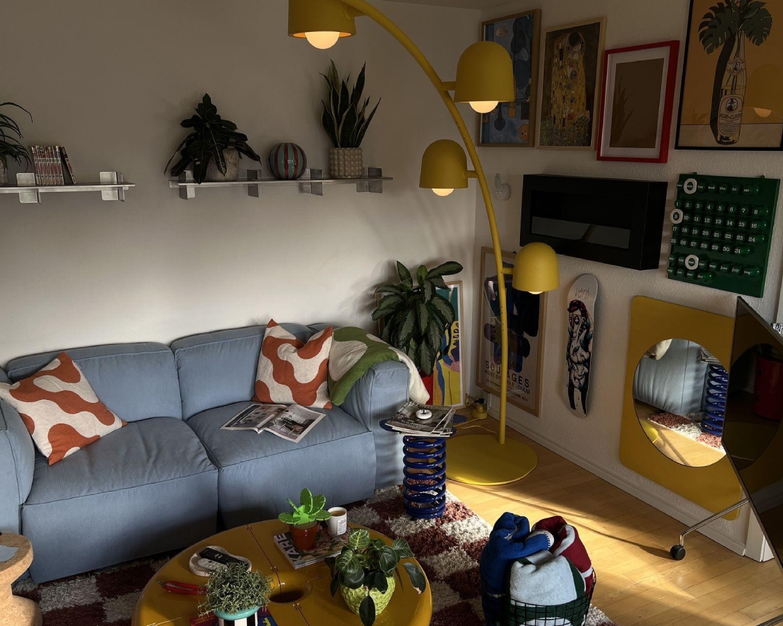 Hos jeppe.oe er der smæk på farverne - bliv inspireret til farverig indretning | Lamper.dk