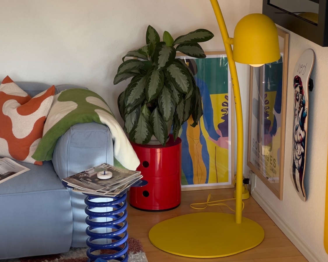 Hos jeppe.oe er der smæk på farverne - bliv inspireret til farverig indretning | Lamper.dk