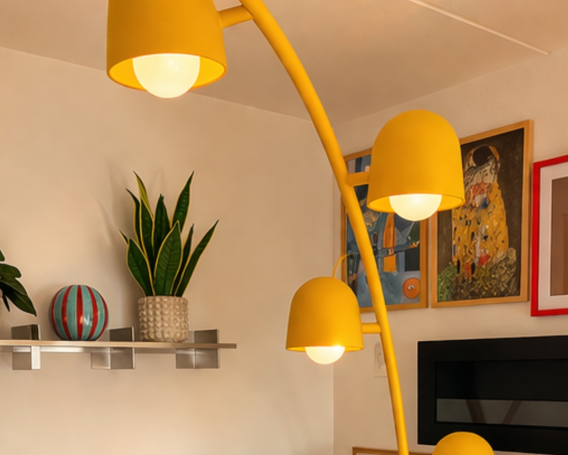 Hos jeppe.oe er der smæk på farverne - bliv inspireret til farverig indretning | Lamper.dk