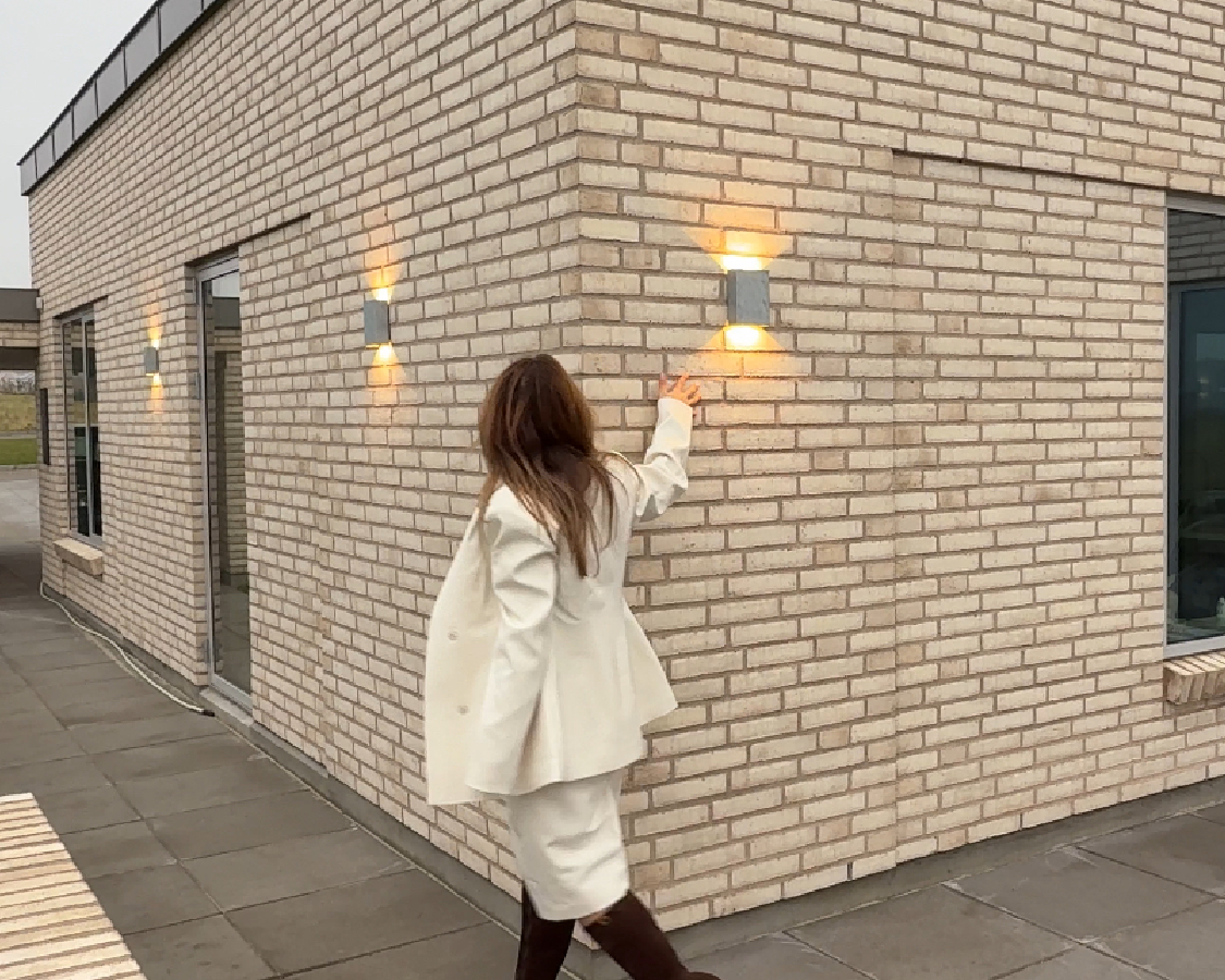 Fold udendørs væglampe fra Nordlux | Oplev udelys hjemme hos Suz.Lumholt | Lamper.dk