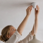 Sådan bruger du en baldakin til at skjule grimme installationer