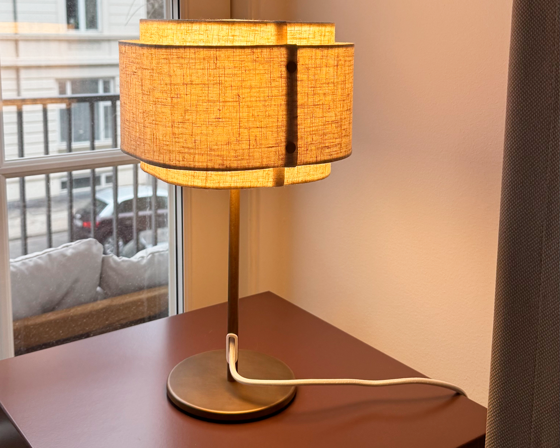 Takai bordlampe fra Design for the People hos Lee Levi | Shop hos Lamper.dk